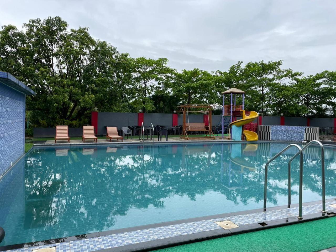 Wayfare Sp Resort Panvel Exteriör bild