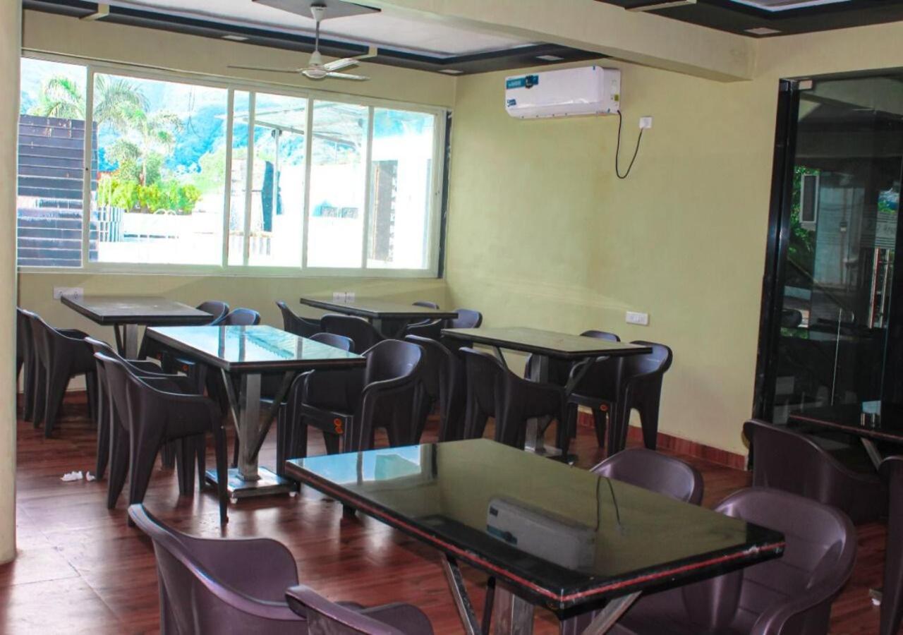 Wayfare Sp Resort Panvel Exteriör bild
