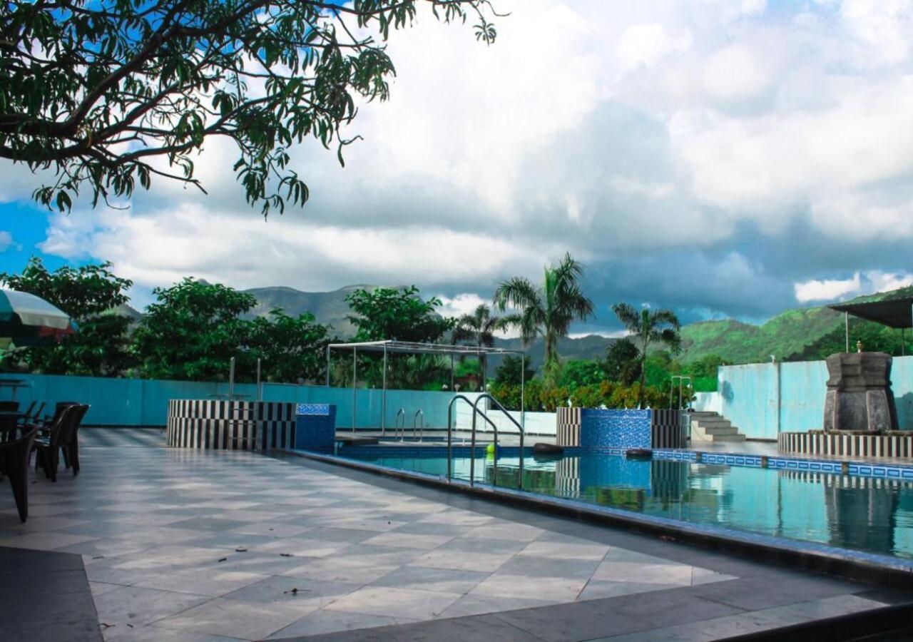 Wayfare Sp Resort Panvel Exteriör bild